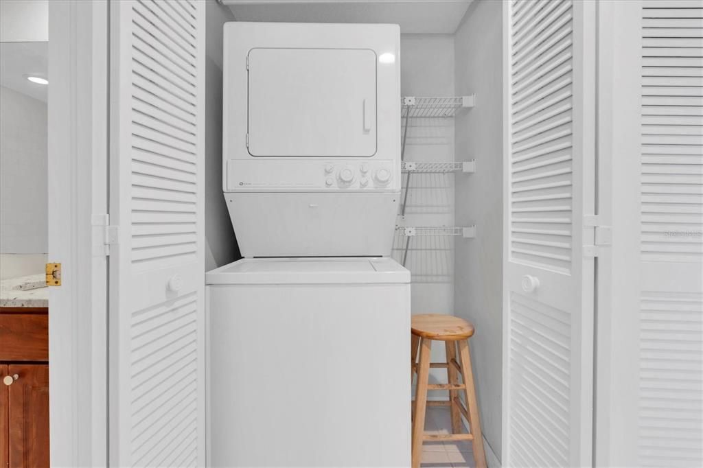 For Sale: $296,000 (2 beds, 2 baths, 1205 Square Feet)