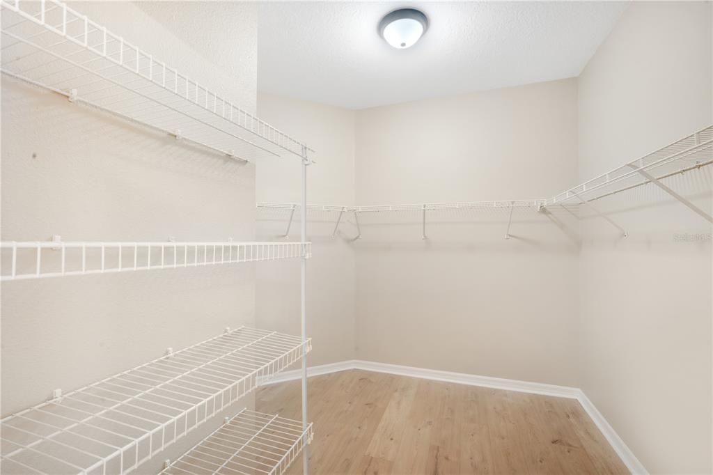 На продажу: $325,000 (3 спален, 2 ванн, 2136 Квадратных фут)