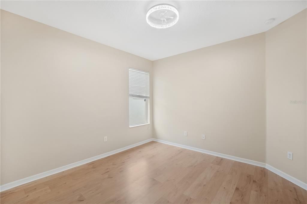 На продажу: $325,000 (3 спален, 2 ванн, 2136 Квадратных фут)