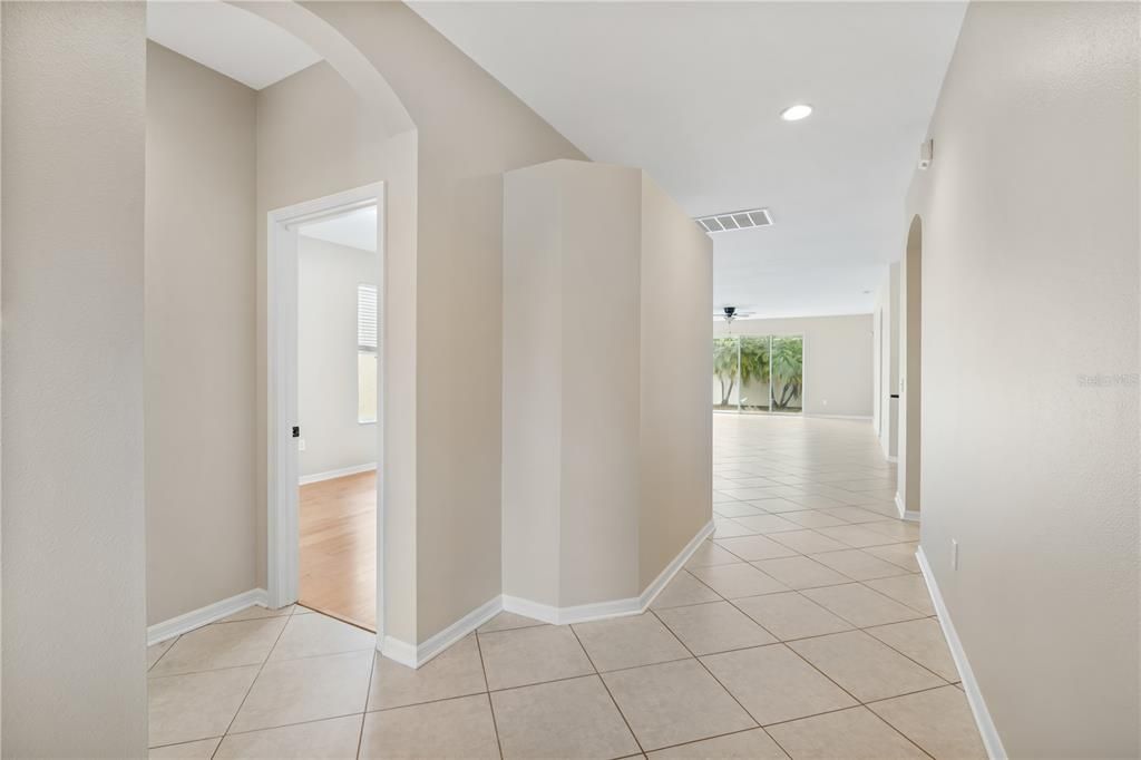 На продажу: $325,000 (3 спален, 2 ванн, 2136 Квадратных фут)