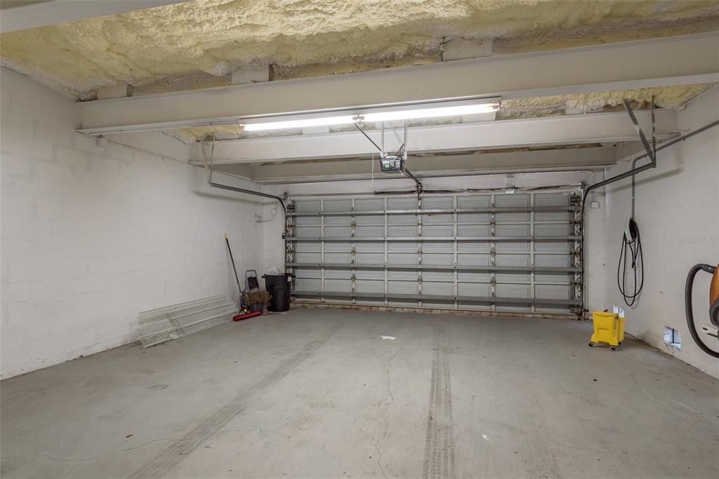 For Rent: $4,800 (5 beds, 3 baths, 3065 Square Feet)