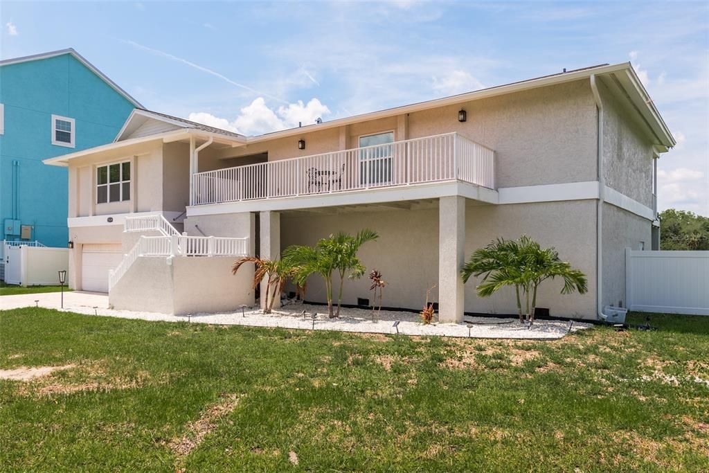 For Rent: $4,800 (5 beds, 3 baths, 3065 Square Feet)