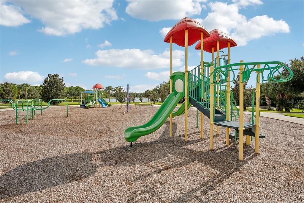 На продажу: $299,000 (2 спален, 2 ванн, 1080 Квадратных фут)