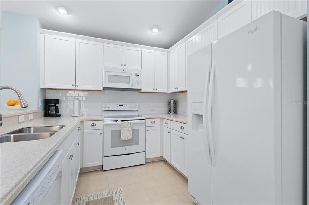 На продажу: $299,000 (2 спален, 2 ванн, 1080 Квадратных фут)