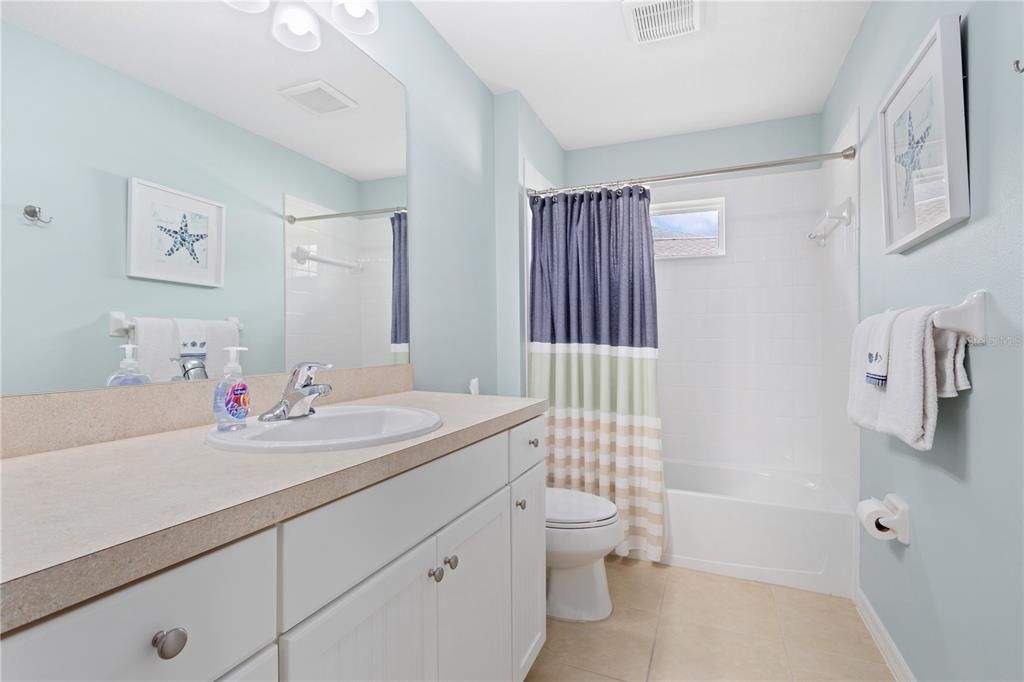 На продажу: $299,000 (2 спален, 2 ванн, 1080 Квадратных фут)