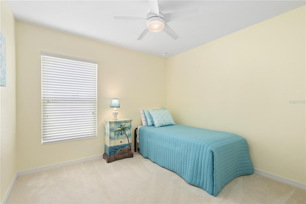 На продажу: $299,000 (2 спален, 2 ванн, 1080 Квадратных фут)