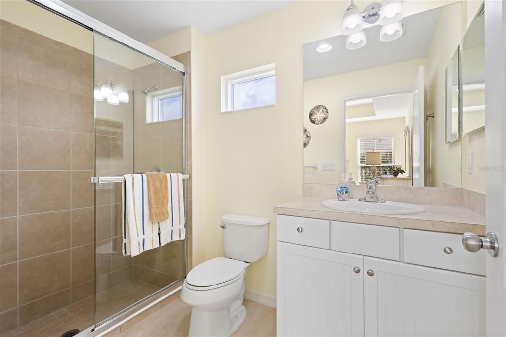 На продажу: $299,000 (2 спален, 2 ванн, 1080 Квадратных фут)