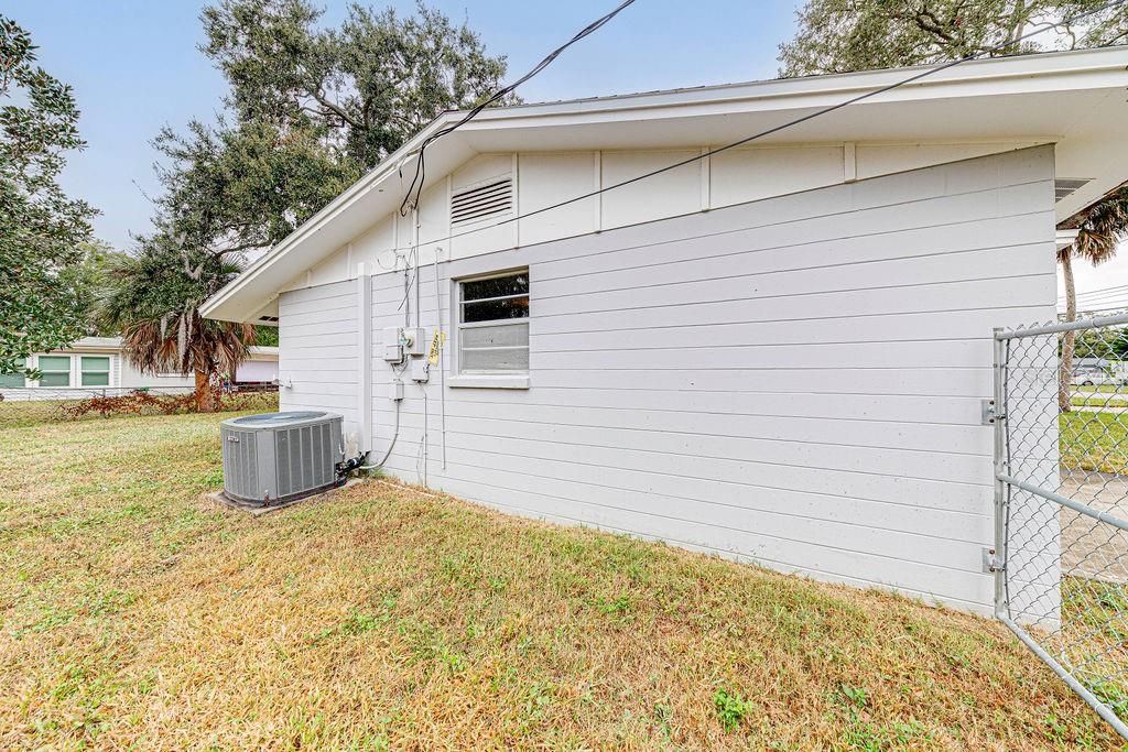 En Venta: $255,000 (2 camas, 2 baños, 912 Pies cuadrados)