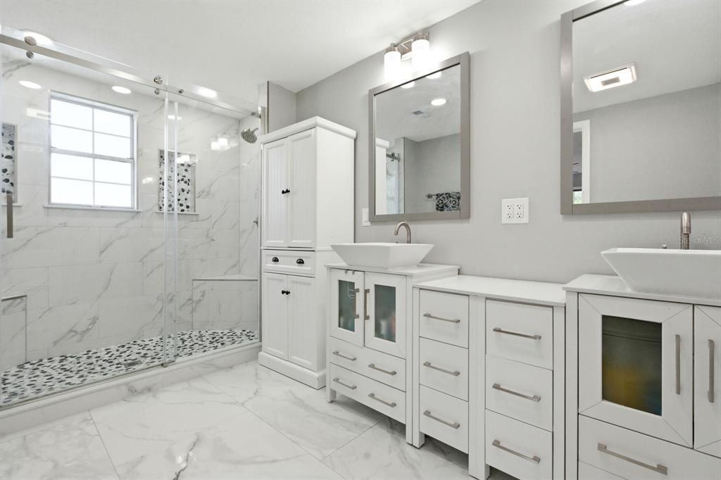 На продажу: $775,000 (6 спален, 3 ванн, 3260 Квадратных фут)