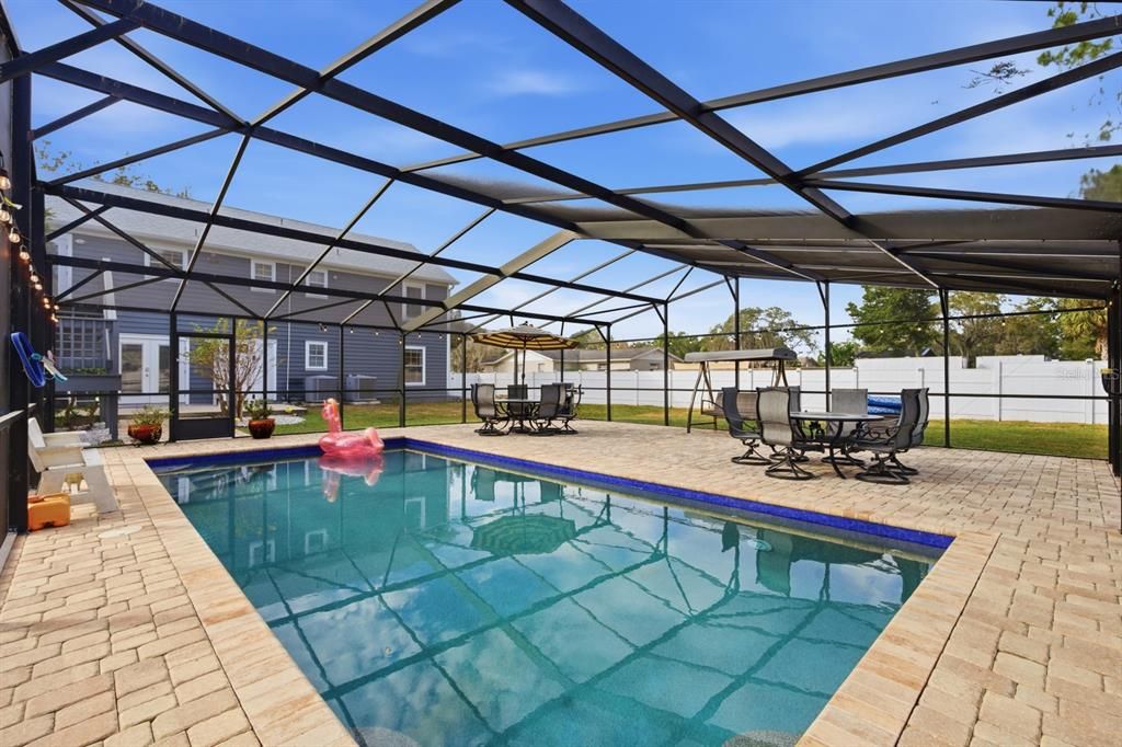 На продажу: $775,000 (6 спален, 3 ванн, 3260 Квадратных фут)