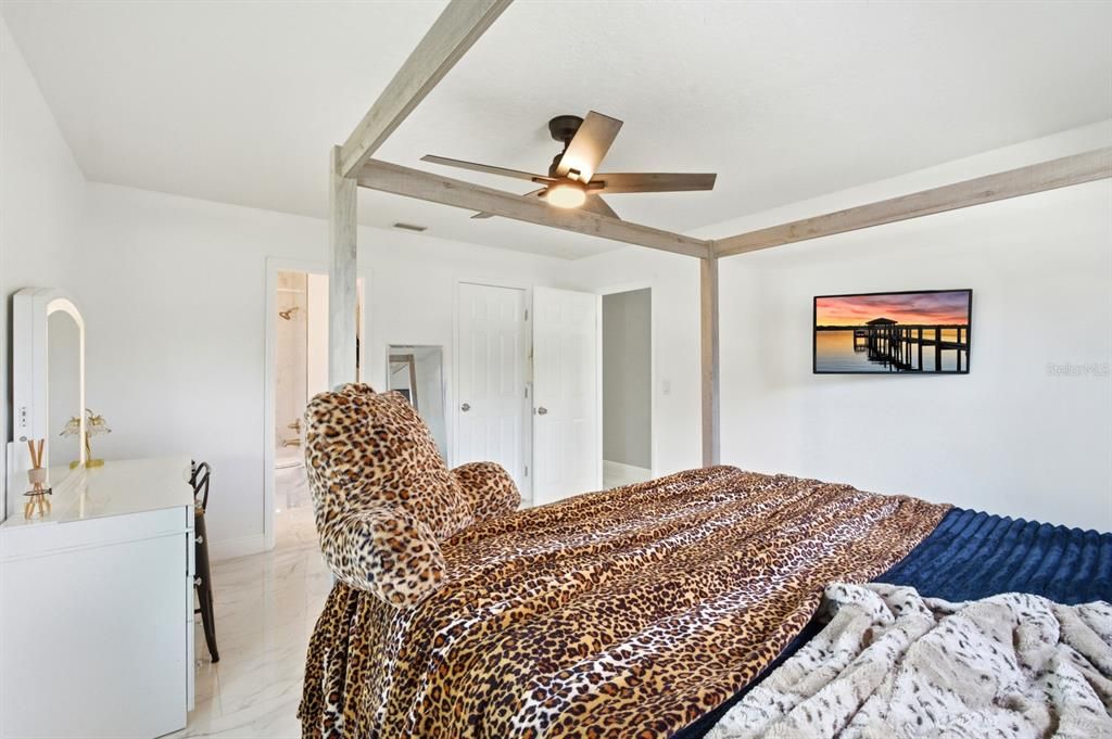 На продажу: $775,000 (6 спален, 3 ванн, 3260 Квадратных фут)