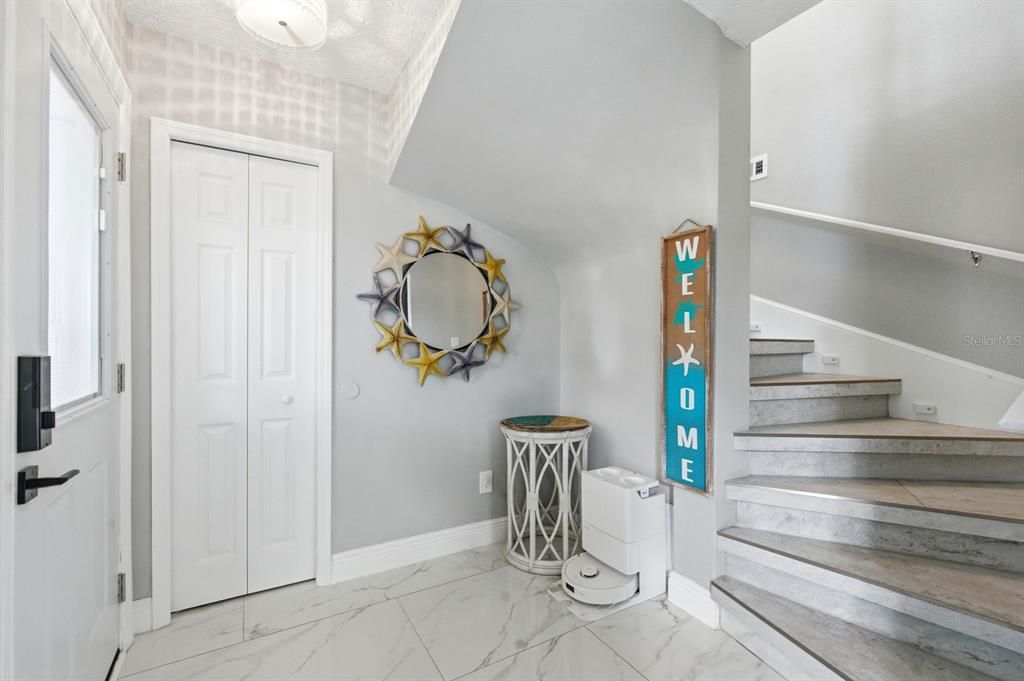 На продажу: $775,000 (6 спален, 3 ванн, 3260 Квадратных фут)