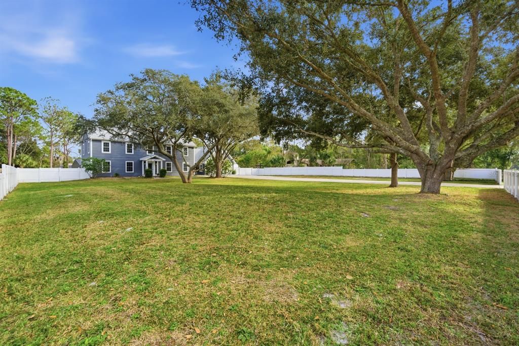 На продажу: $775,000 (6 спален, 3 ванн, 3260 Квадратных фут)