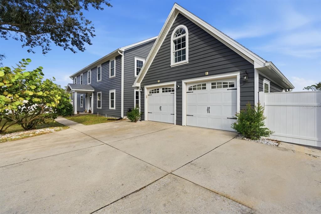 На продажу: $775,000 (6 спален, 3 ванн, 3260 Квадратных фут)