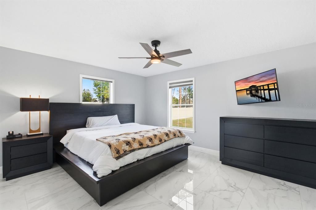 На продажу: $775,000 (6 спален, 3 ванн, 3260 Квадратных фут)