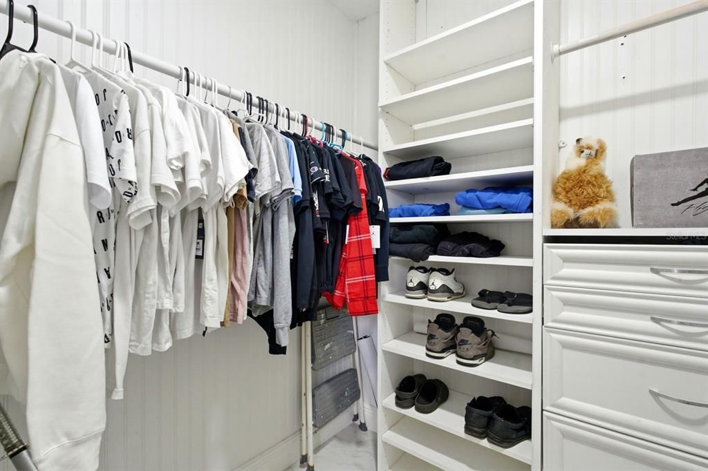 На продажу: $775,000 (6 спален, 3 ванн, 3260 Квадратных фут)