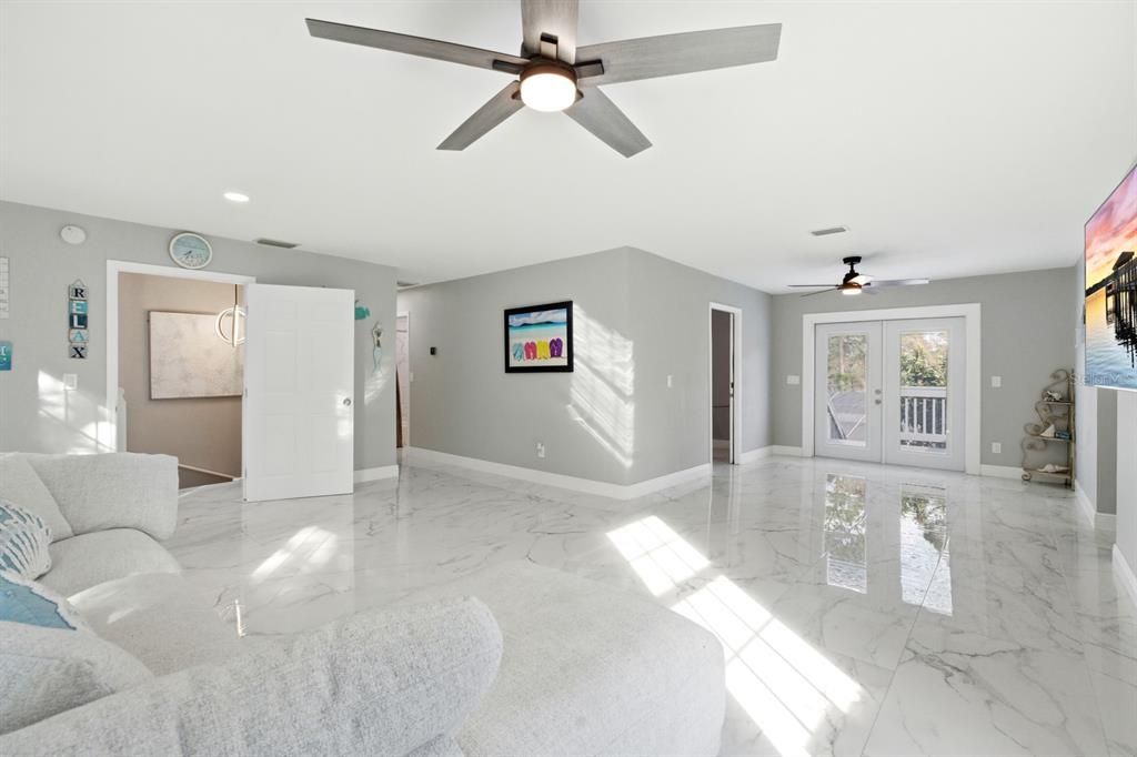 На продажу: $775,000 (6 спален, 3 ванн, 3260 Квадратных фут)