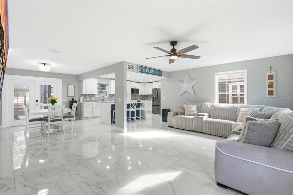 На продажу: $775,000 (6 спален, 3 ванн, 3260 Квадратных фут)