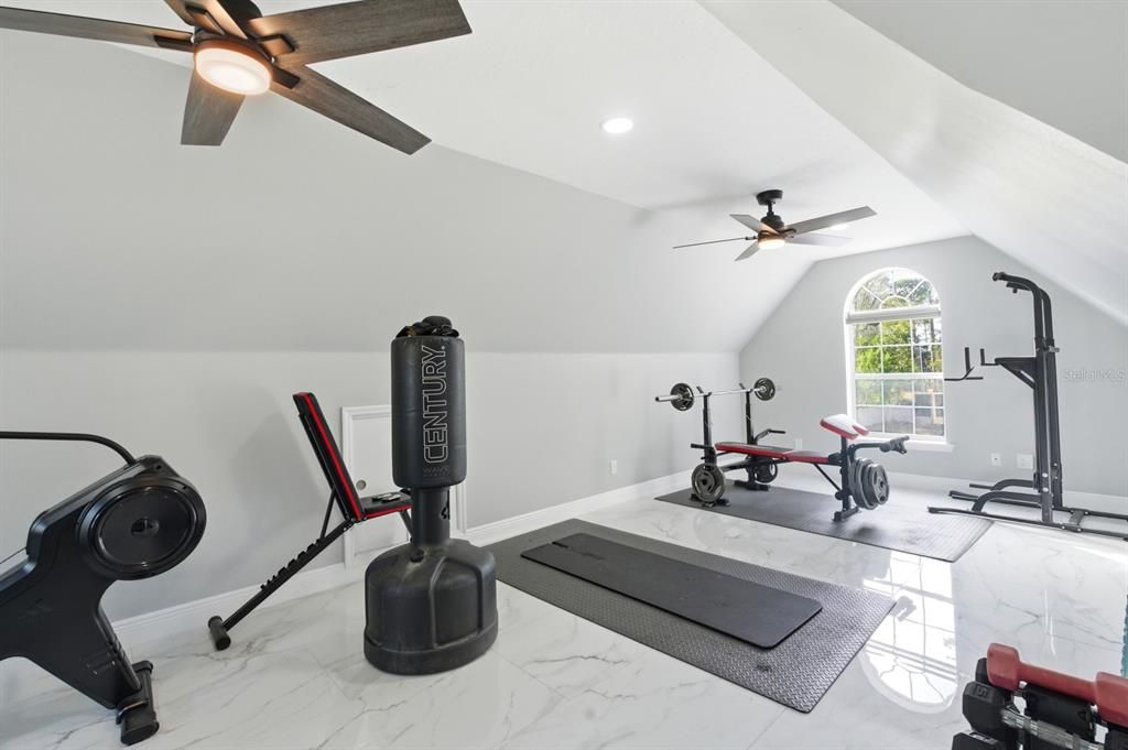 На продажу: $775,000 (6 спален, 3 ванн, 3260 Квадратных фут)