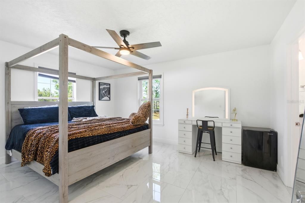 На продажу: $775,000 (6 спален, 3 ванн, 3260 Квадратных фут)