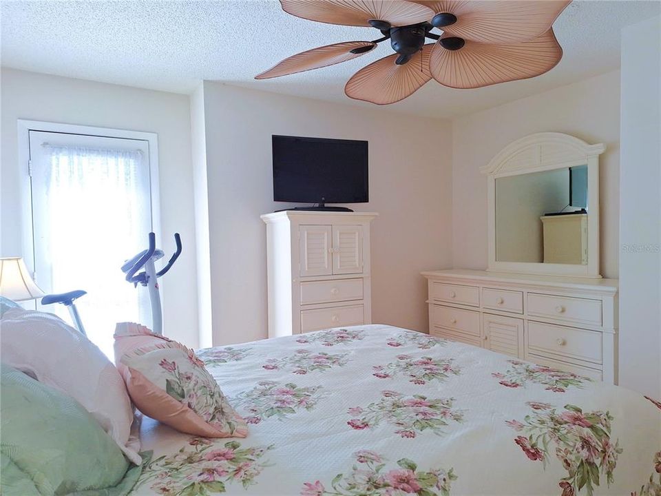 For Rent: $1,600 (1 beds, 1 baths, 680 Square Feet)