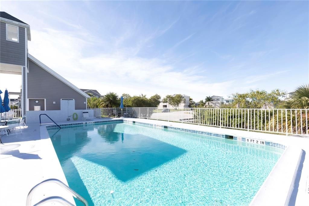 For Rent: $1,600 (1 beds, 1 baths, 680 Square Feet)