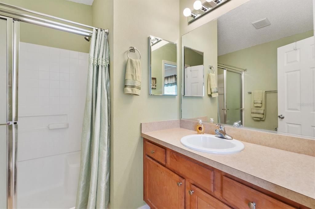 For Sale: $285,000 (2 beds, 2 baths, 1156 Square Feet)