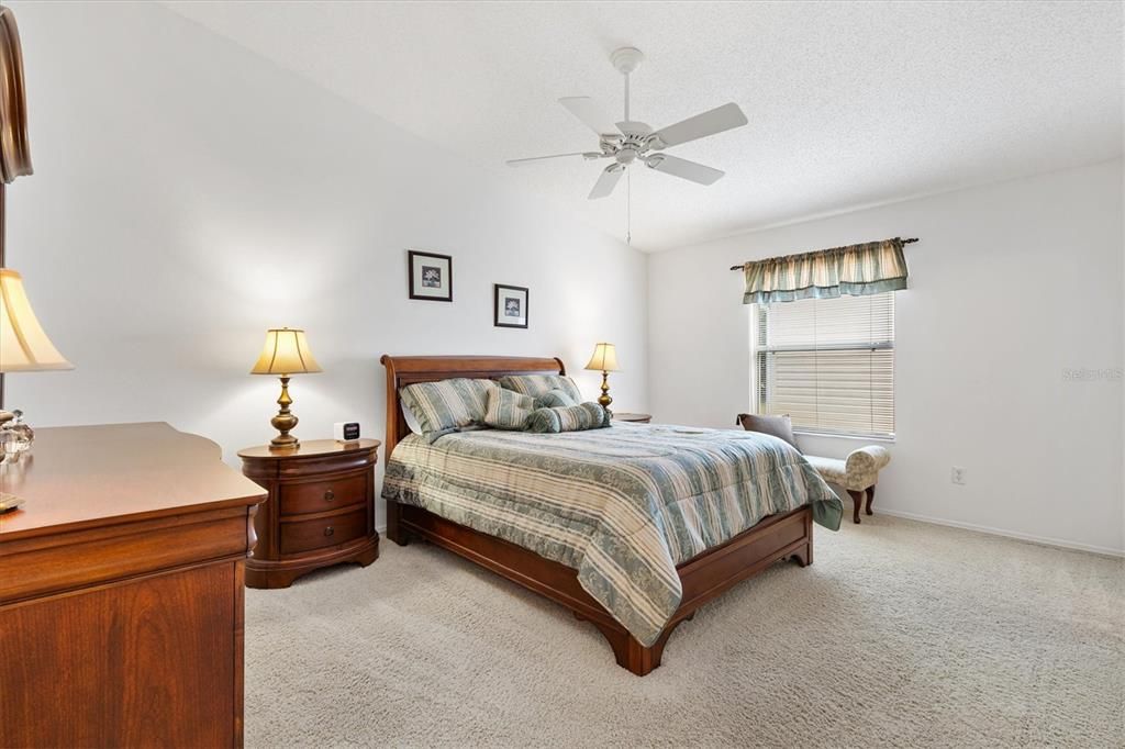 For Sale: $285,000 (2 beds, 2 baths, 1156 Square Feet)