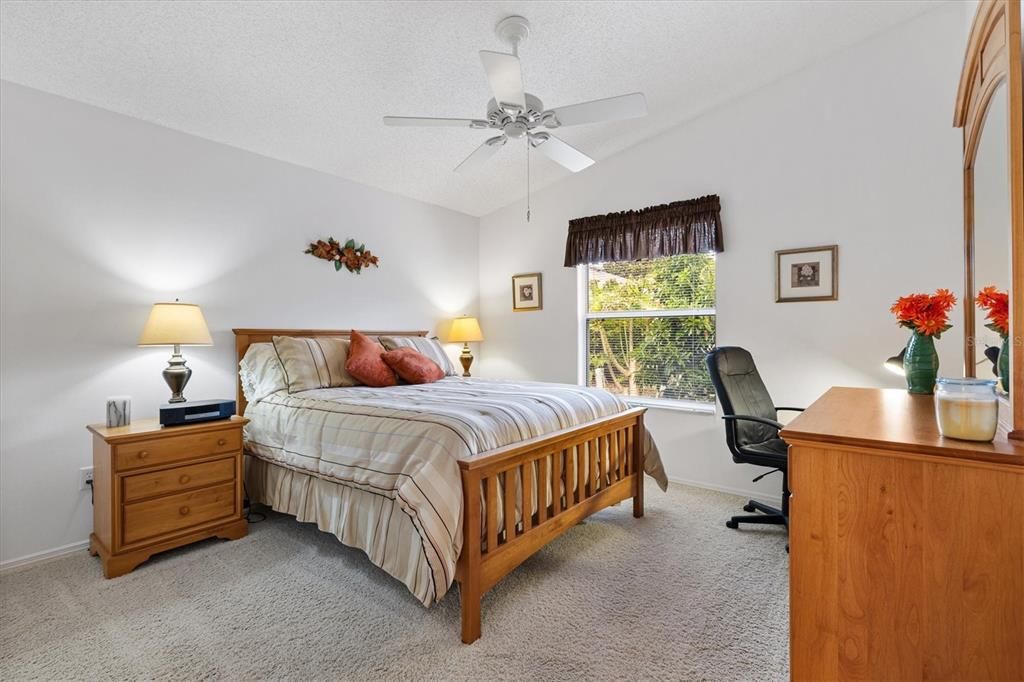 For Sale: $285,000 (2 beds, 2 baths, 1156 Square Feet)