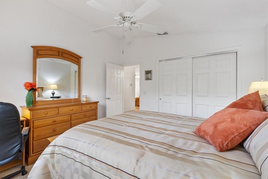 For Sale: $285,000 (2 beds, 2 baths, 1156 Square Feet)