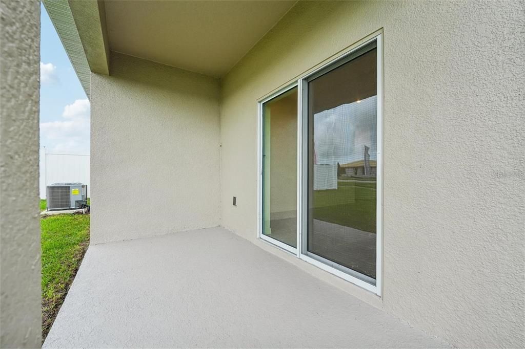 En Venta: $351,490 (4 camas, 3 baños, 2001 Pies cuadrados)