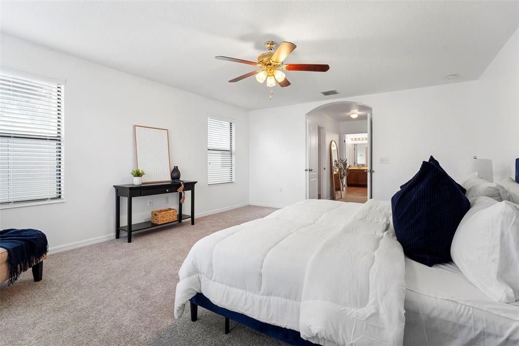 En Venta: $585,000 (4 camas, 2 baños, 2946 Pies cuadrados)