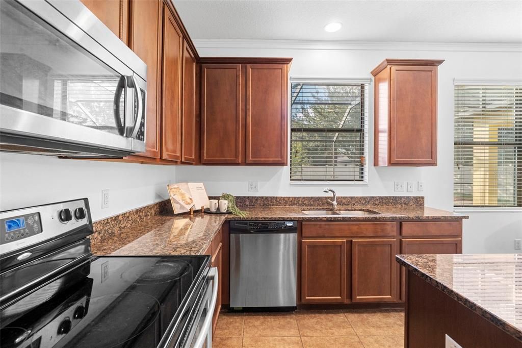 En Venta: $585,000 (4 camas, 2 baños, 2946 Pies cuadrados)