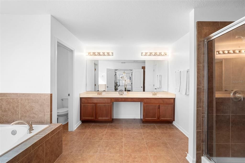 En Venta: $585,000 (4 camas, 2 baños, 2946 Pies cuadrados)