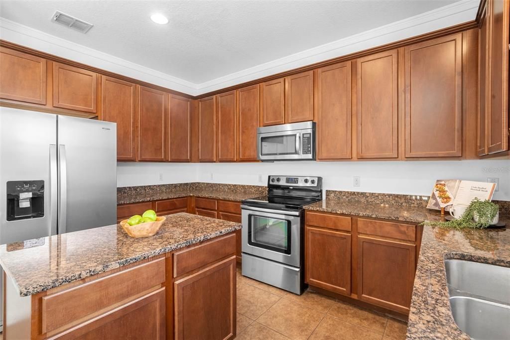 En Venta: $585,000 (4 camas, 2 baños, 2946 Pies cuadrados)