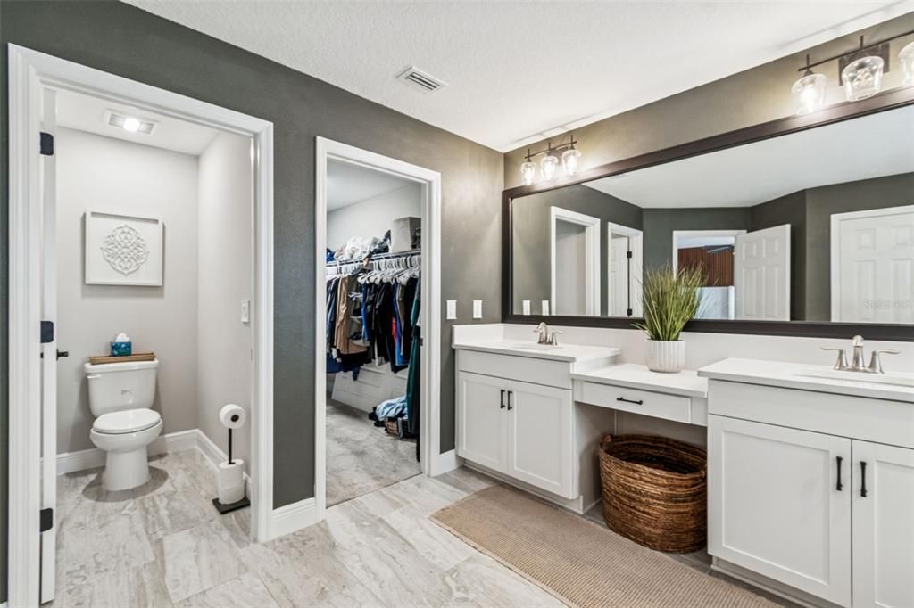 For Sale: $749,900 (5 beds, 3 baths, 3336 Square Feet)