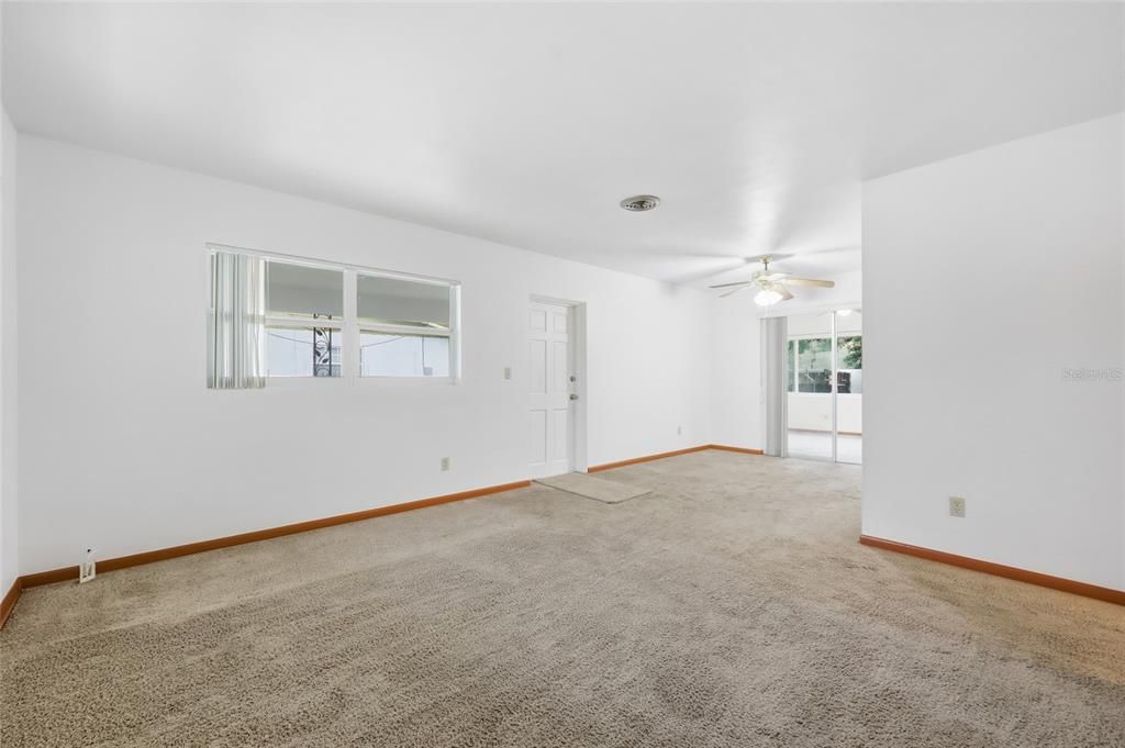 En Venta: $325,000 (3 camas, 2 baños, 1301 Pies cuadrados)