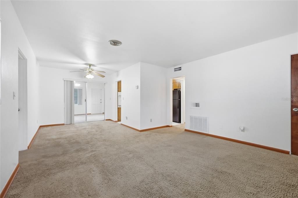 En Venta: $325,000 (3 camas, 2 baños, 1301 Pies cuadrados)