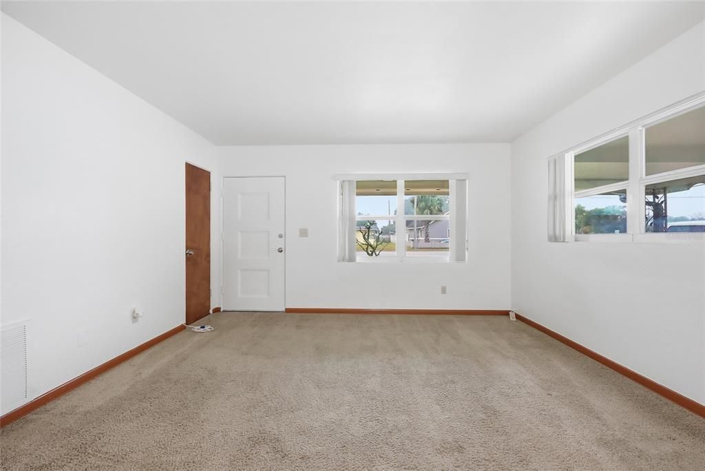 En Venta: $325,000 (3 camas, 2 baños, 1301 Pies cuadrados)