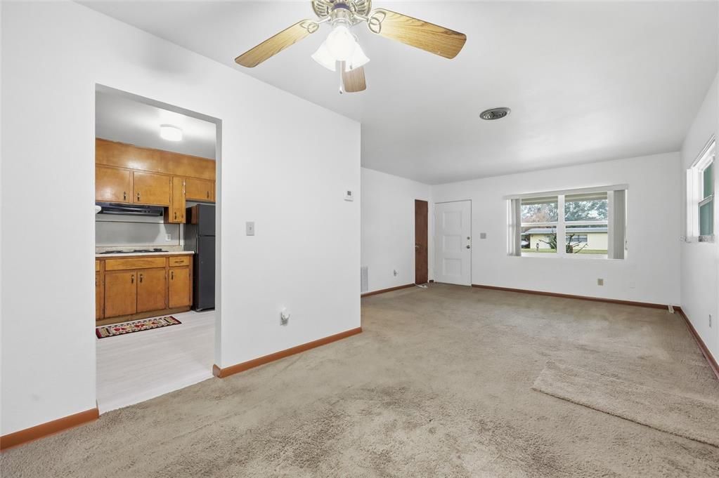 En Venta: $325,000 (3 camas, 2 baños, 1301 Pies cuadrados)