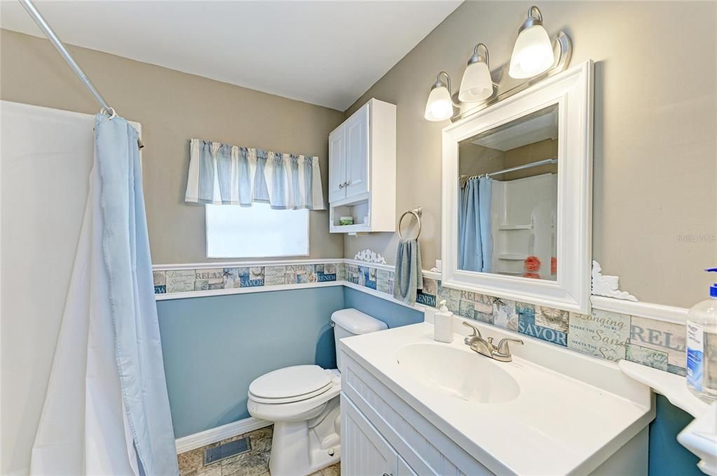 For Sale: $85,000 (2 beds, 1 baths, 624 Square Feet)