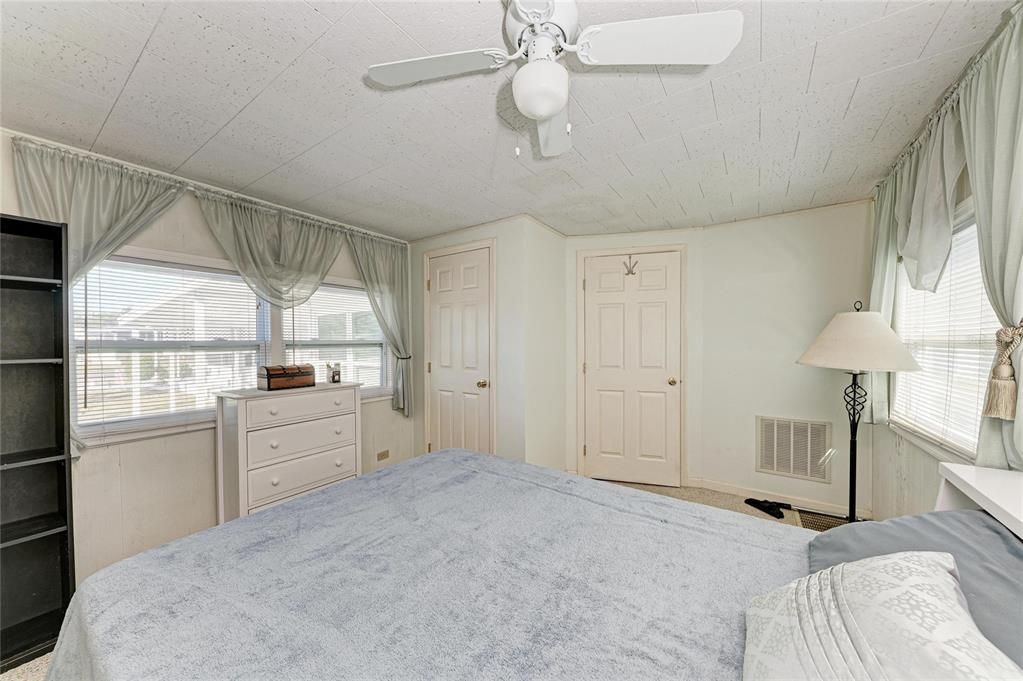 For Sale: $85,000 (2 beds, 1 baths, 624 Square Feet)