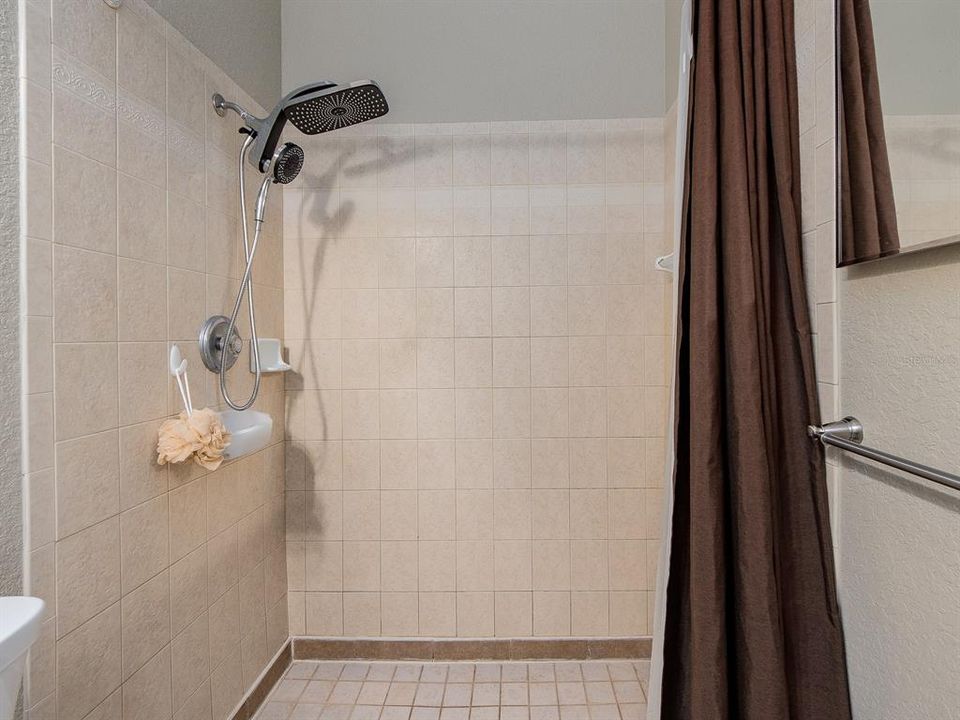 En Venta: $489,000 (4 camas, 2 baños, 1680 Pies cuadrados)