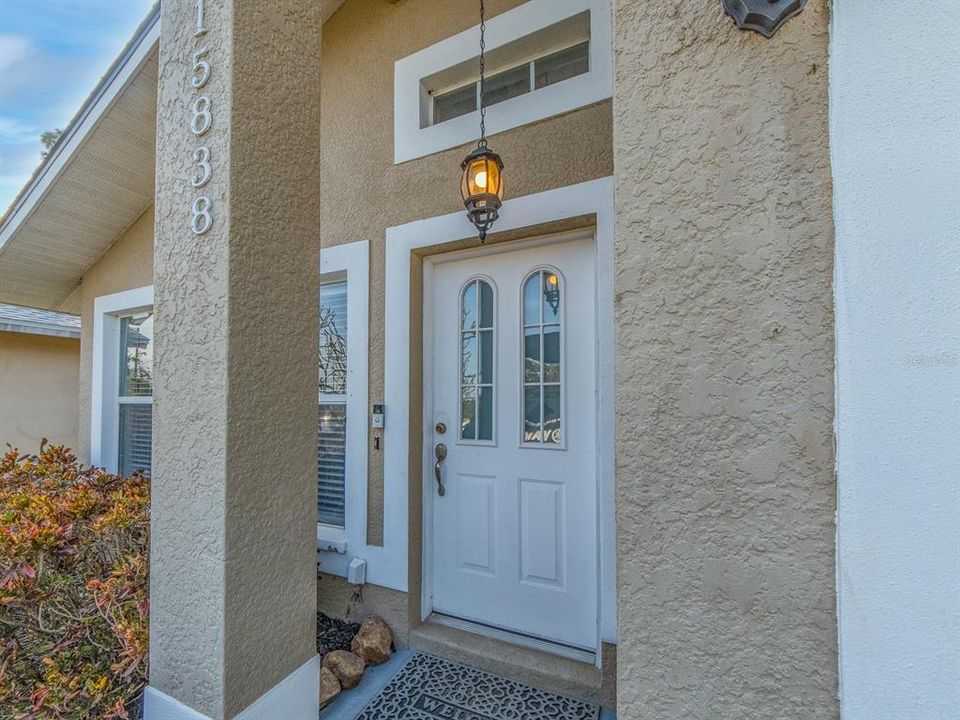 En Venta: $489,000 (4 camas, 2 baños, 1680 Pies cuadrados)