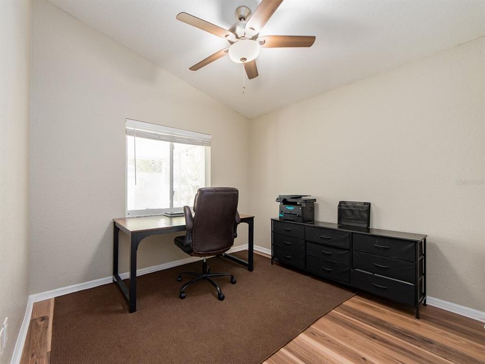 En Venta: $489,000 (4 camas, 2 baños, 1680 Pies cuadrados)