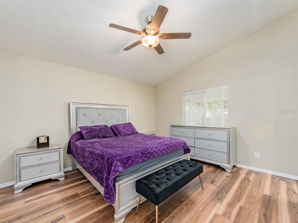 En Venta: $489,000 (4 camas, 2 baños, 1680 Pies cuadrados)