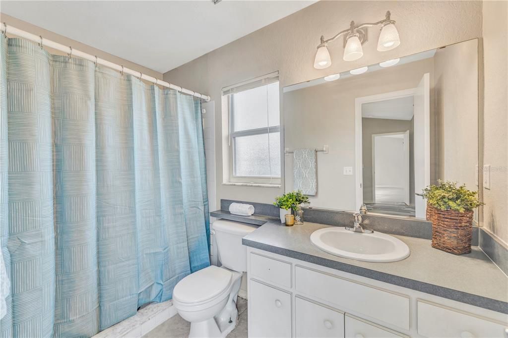 For Sale: $339,000 (3 beds, 2 baths, 1212 Square Feet)