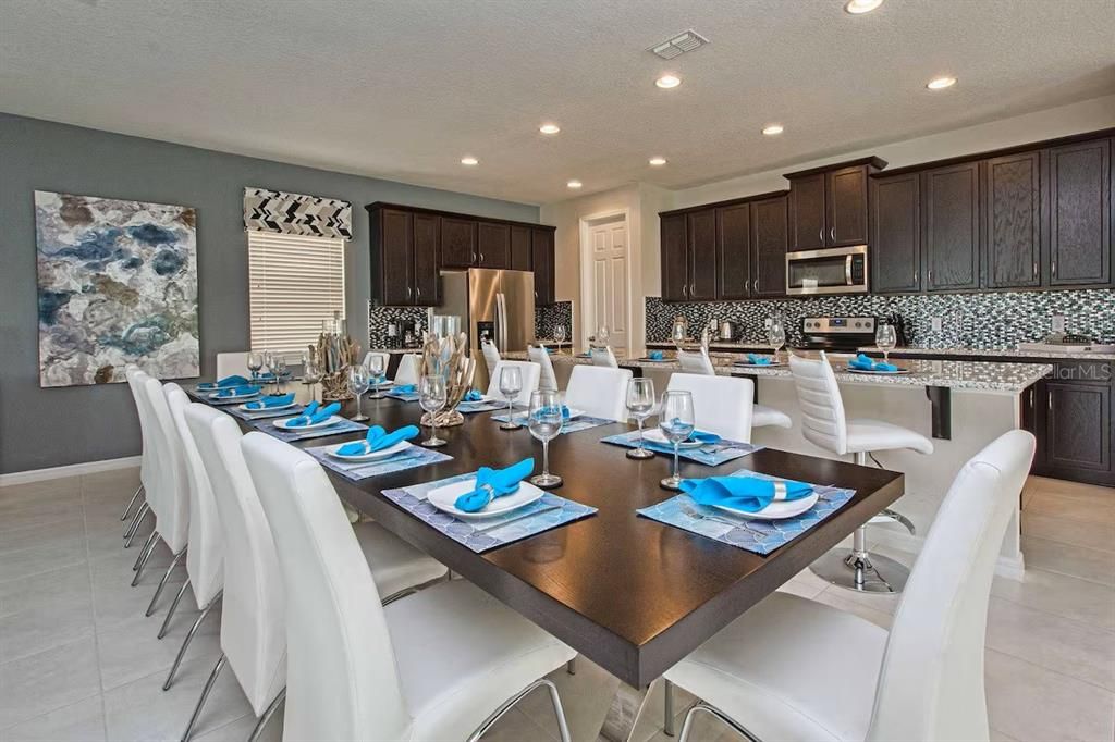 待售: $735,000 (9 贝兹, 6 浴室, 4363 平方英尺)