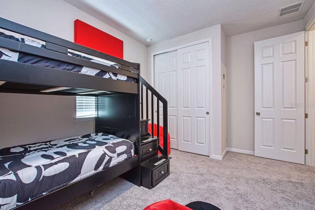 待售: $735,000 (9 贝兹, 6 浴室, 4363 平方英尺)