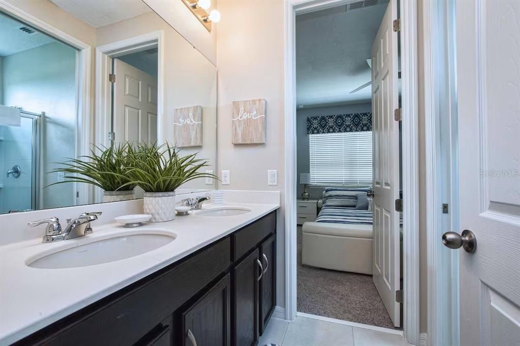 待售: $735,000 (9 贝兹, 6 浴室, 4363 平方英尺)